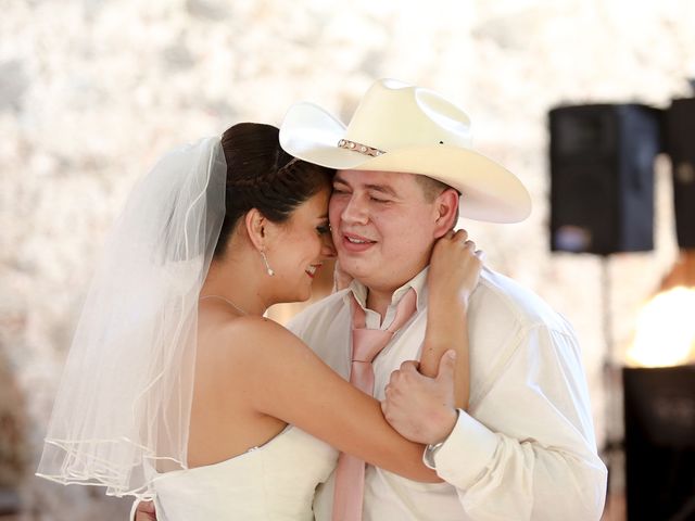 La boda de Héctor y Jennifer en Coatepec, Veracruz 13