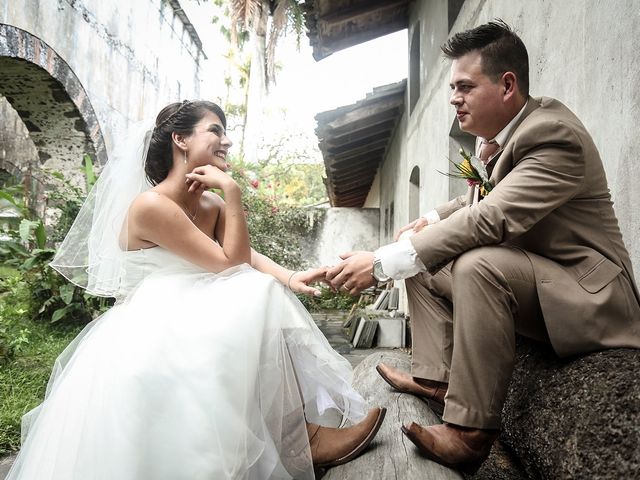 La boda de Héctor y Jennifer en Coatepec, Veracruz 15