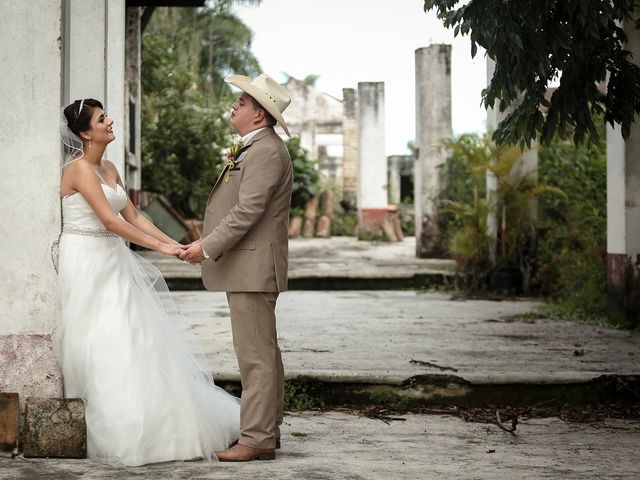 La boda de Héctor y Jennifer en Coatepec, Veracruz 17