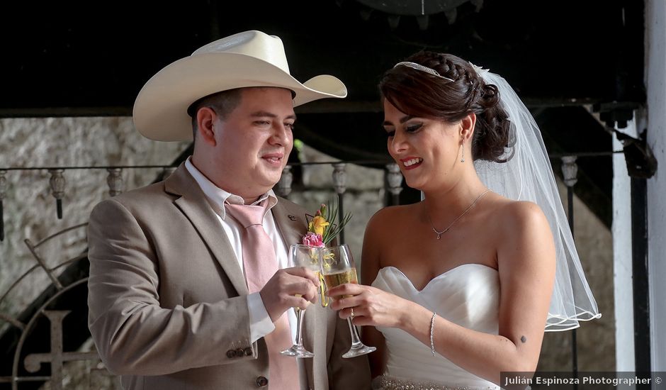 La boda de Héctor y Jennifer en Coatepec, Veracruz