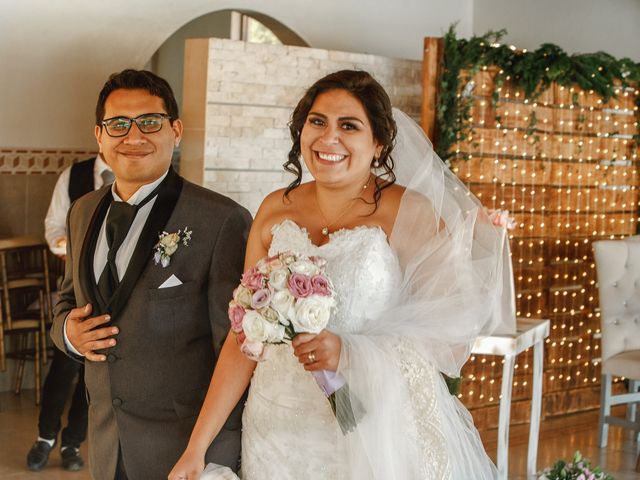 La boda de Isaac y Maleni en Salamanca, Guanajuato 32