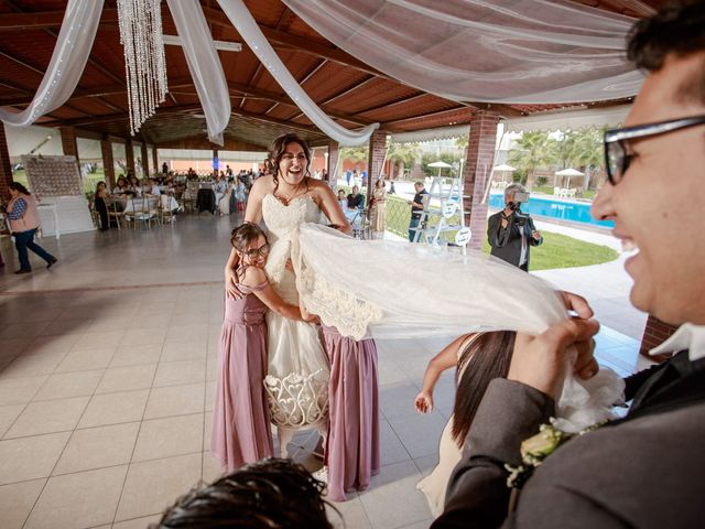 La boda de Isaac y Maleni en Salamanca, Guanajuato 34