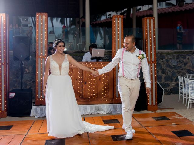 La boda de Carlos y Estefania en Ixtapa Zihuatanejo, Guerrero 43