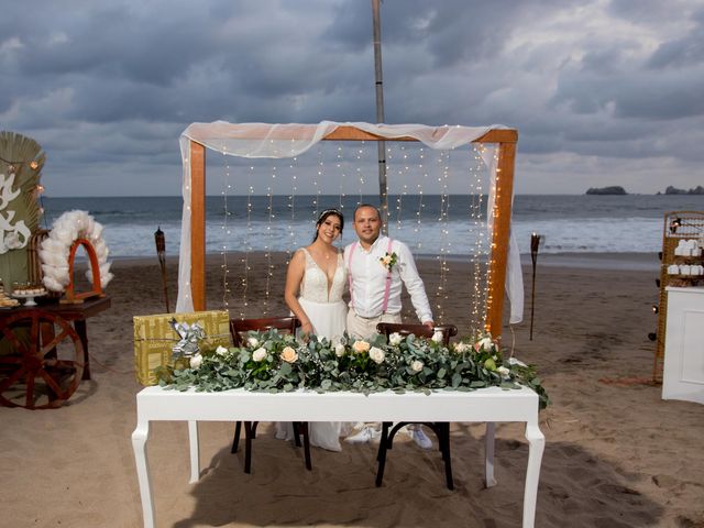 La boda de Carlos y Estefania en Ixtapa Zihuatanejo, Guerrero 44