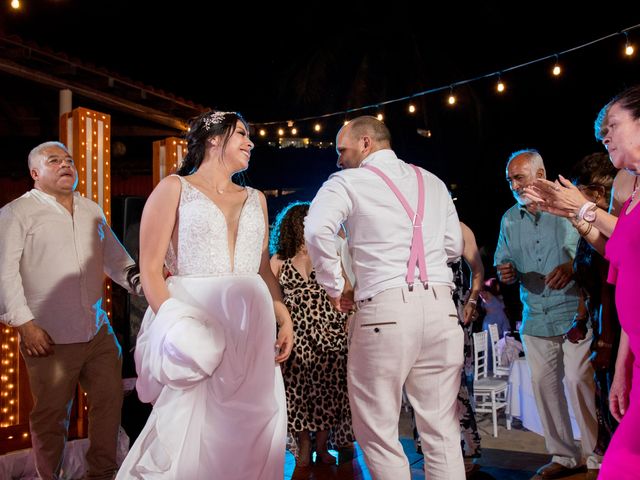 La boda de Carlos y Estefania en Ixtapa Zihuatanejo, Guerrero 72