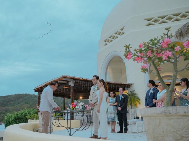 La boda de Isaac y Patricia en Huatulco, Oaxaca 36