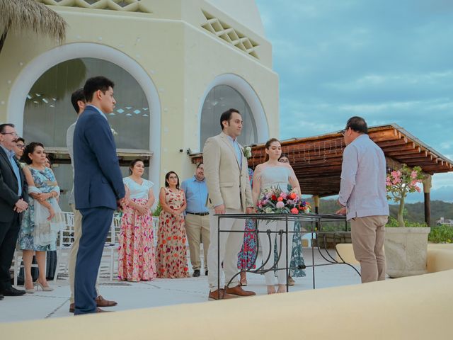 La boda de Isaac y Patricia en Huatulco, Oaxaca 98