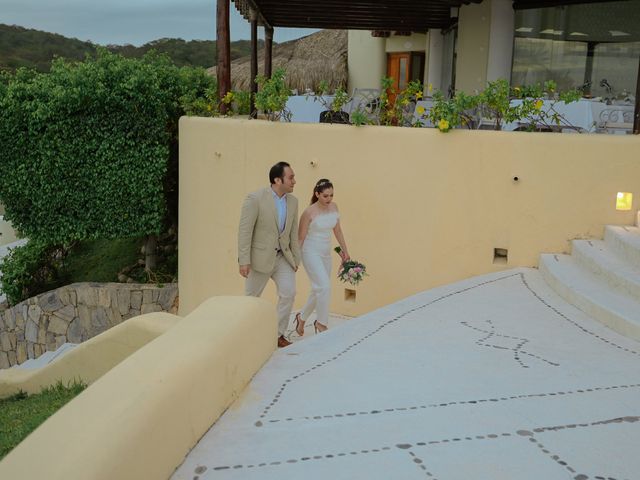 La boda de Isaac y Patricia en Huatulco, Oaxaca 124