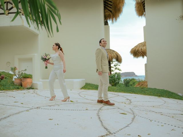 La boda de Isaac y Patricia en Huatulco, Oaxaca 191