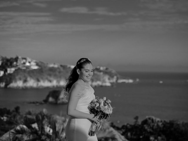 La boda de Isaac y Patricia en Huatulco, Oaxaca 240