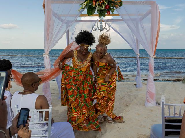 La boda de Ife y Michelle en Cancún, Quintana Roo 34