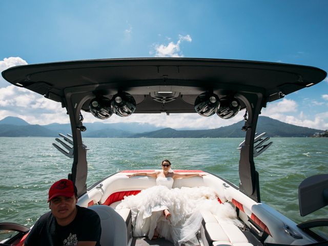 La boda de Ulises y Gio en Valle de Bravo, Estado México 17