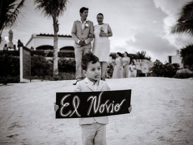 La boda de Sergio y Yirel en Cancún, Quintana Roo 11