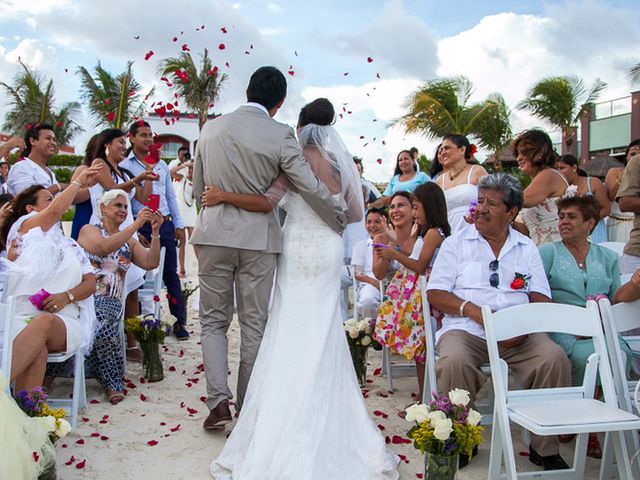 La boda de Sergio y Yirel en Cancún, Quintana Roo 12