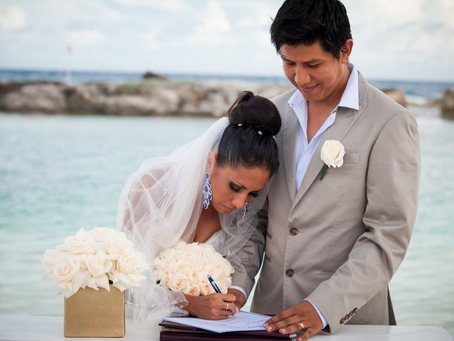 La boda de Sergio y Yirel en Cancún, Quintana Roo 24