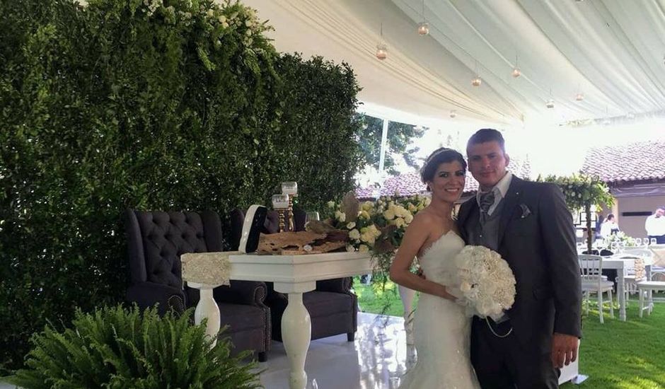 La boda de Jesús Adrián  y Lizbeth  en Tangancícuaro, Michoacán