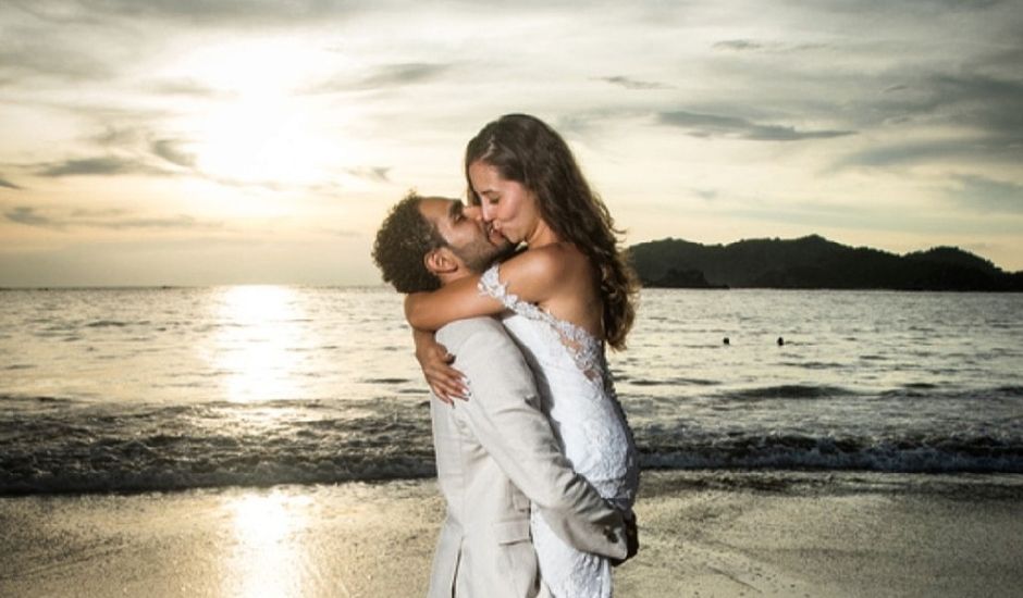 La boda de Carlos y Yuliana  en Ixtapa Zihuatanejo, Guerrero