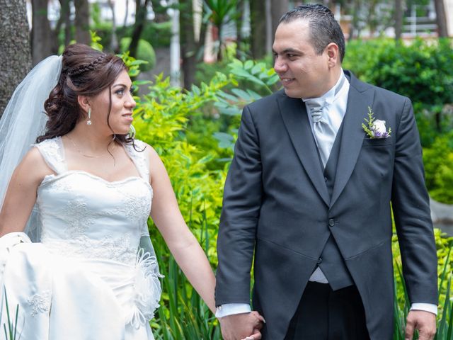 La boda de Julio y Mitzi en Azcapotzalco, Ciudad de México 28