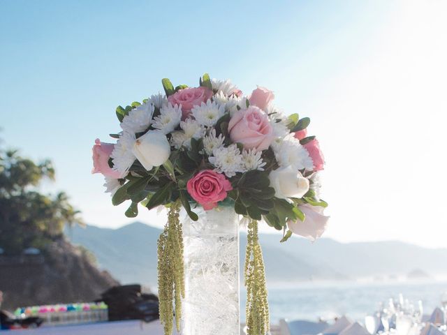 La boda de Jesús Adrián y Victoria en Puerto Vallarta, Jalisco 7