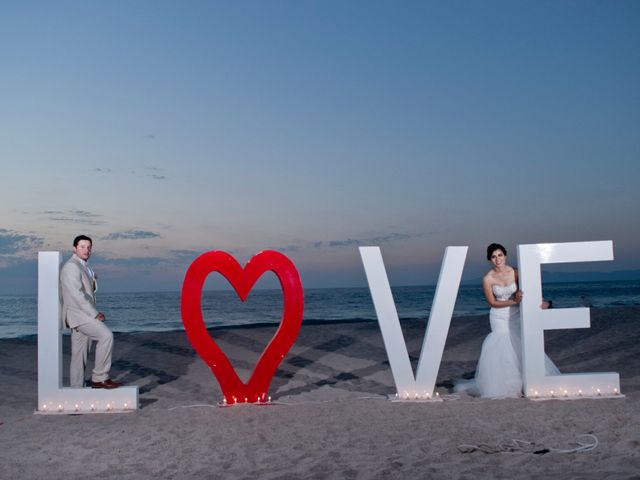 La boda de Jesús Adrián y Victoria en Puerto Vallarta, Jalisco 10
