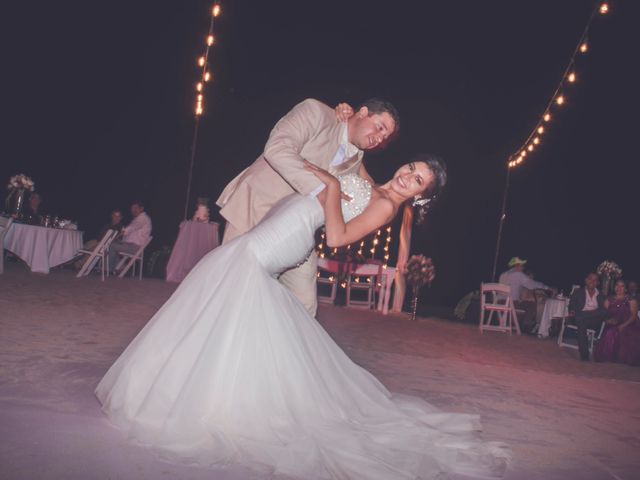 La boda de Jesús Adrián y Victoria en Puerto Vallarta, Jalisco 13