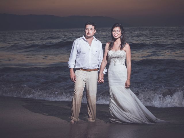 La boda de Jesús Adrián y Victoria en Puerto Vallarta, Jalisco 15
