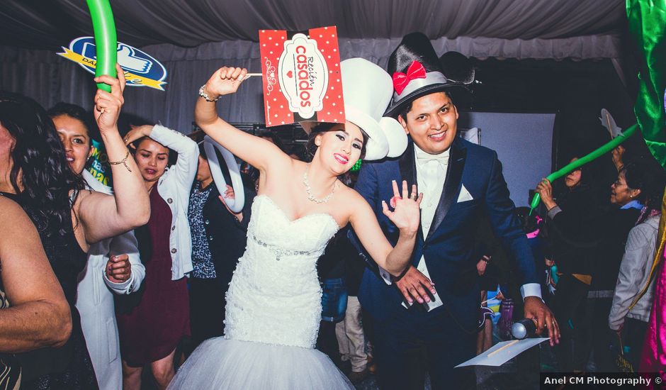 La boda de Alejandro y Maya en Lerma, Estado México