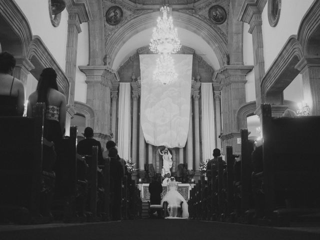 La boda de Víctor y Mary en San Pedro, Coahuila 13