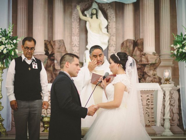 La boda de Víctor y Mary en San Pedro, Coahuila 14
