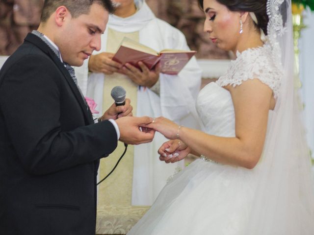 La boda de Víctor y Mary en San Pedro, Coahuila 15