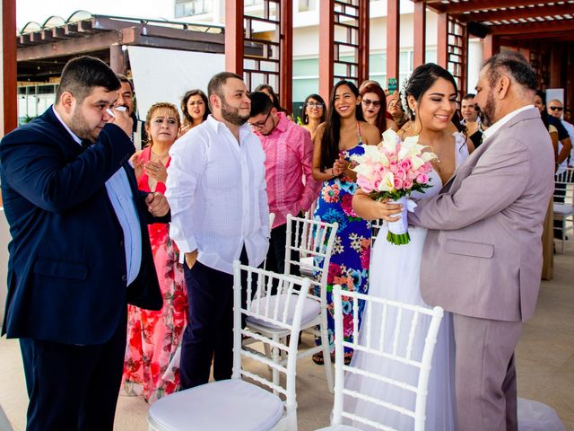 La boda de Alan y Gabriela en Cancún, Quintana Roo 5