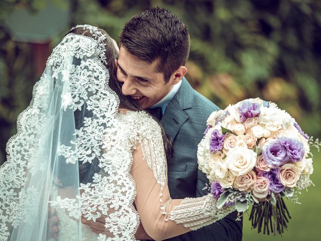 La boda de Hugo y Leslie en Uruapan, Michoacán 17