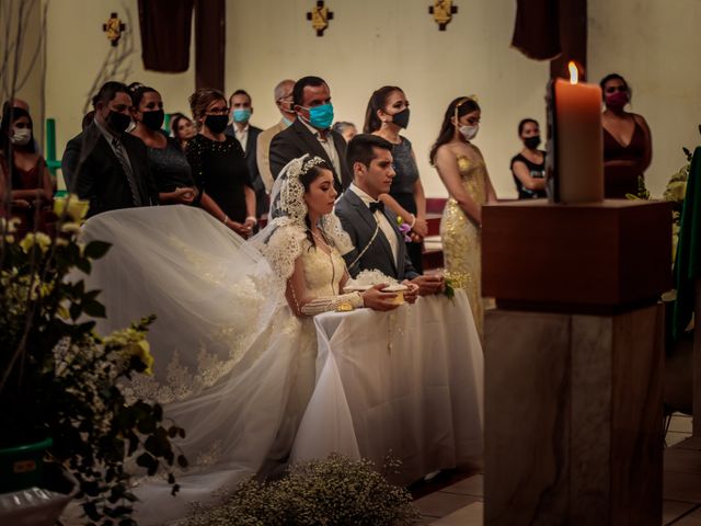 La boda de Hugo y Leslie en Uruapan, Michoacán 23