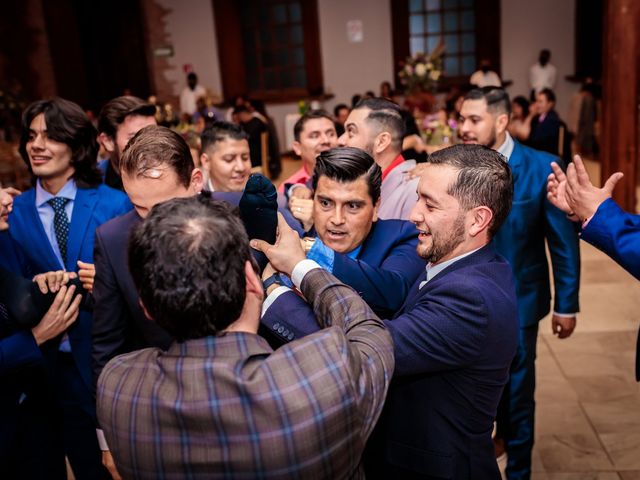 La boda de Hugo y Leslie en Uruapan, Michoacán 28