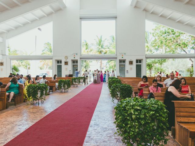 La boda de Arturo y Claudia en Cancún, Quintana Roo 43