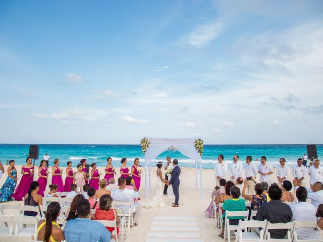 La boda de Arturo y Claudia en Cancún, Quintana Roo 1