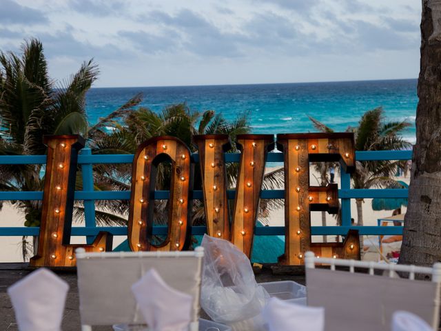 La boda de Arturo y Claudia en Cancún, Quintana Roo 93