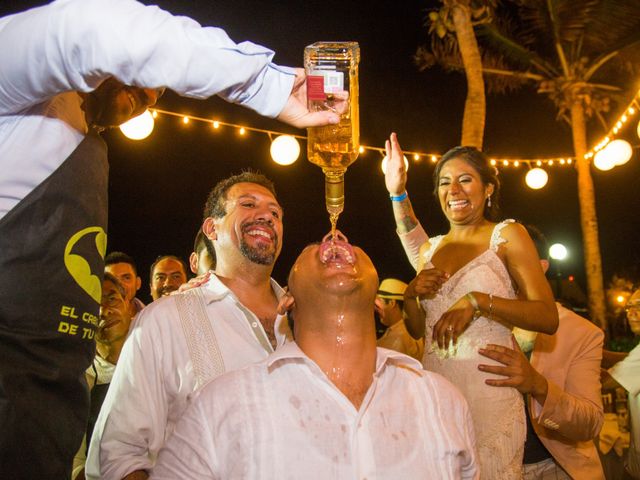 La boda de Arturo y Claudia en Cancún, Quintana Roo 165