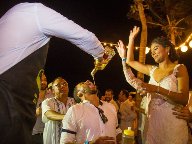 La boda de Arturo y Claudia en Cancún, Quintana Roo 166