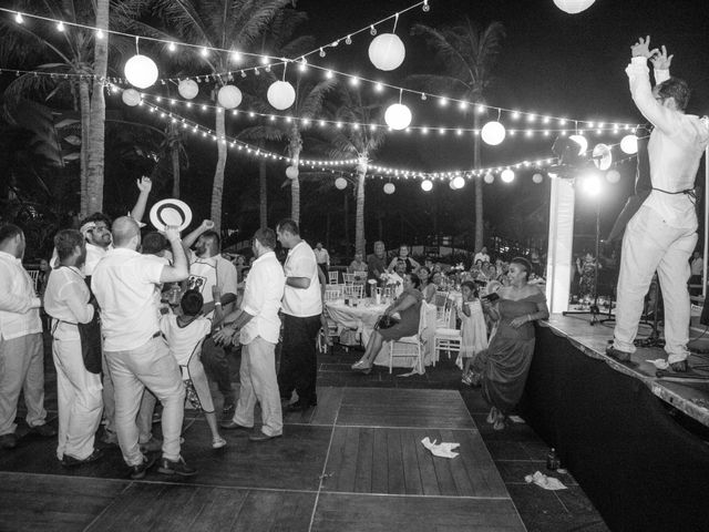 La boda de Arturo y Claudia en Cancún, Quintana Roo 167