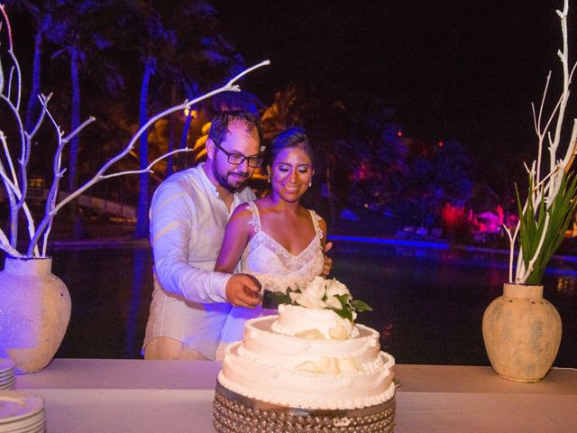 La boda de Arturo y Claudia en Cancún, Quintana Roo 168