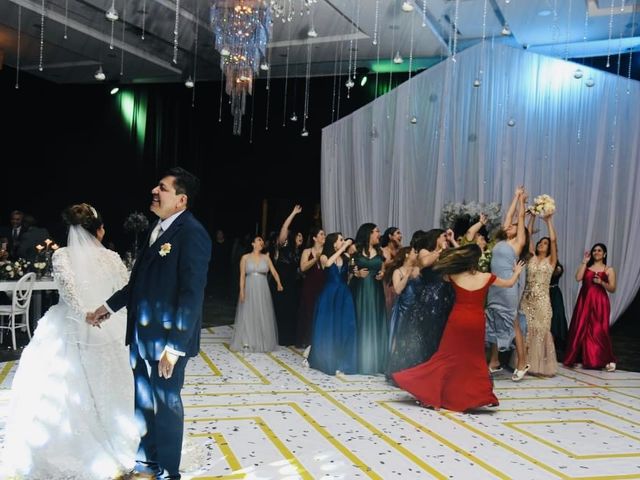 La boda de Luis y Angélica  en Chihuahua, Chihuahua 23