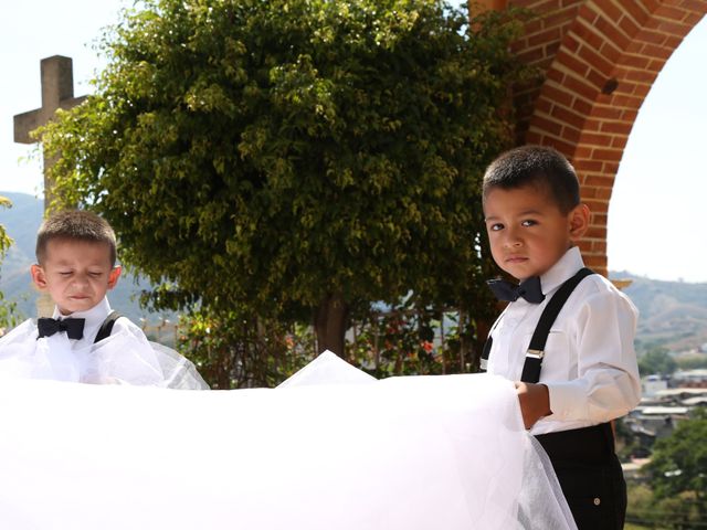 La boda de Nacho y Aris en Tejupilco, Estado México 20