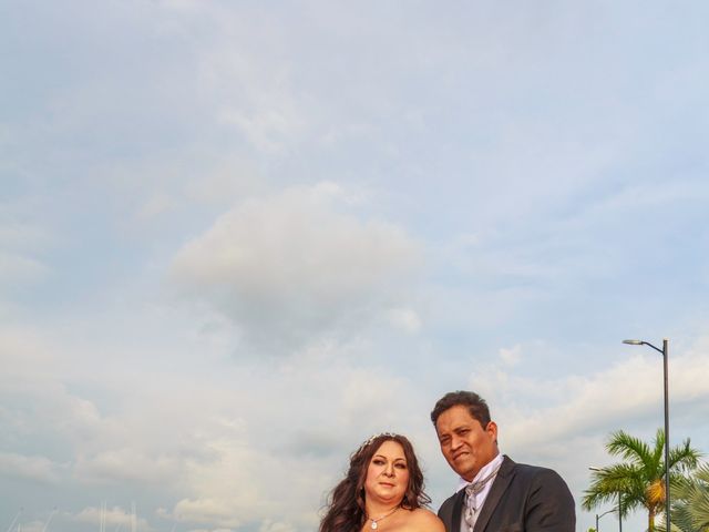 La boda de Sergio y Verónica en Tapachula, Chiapas 6