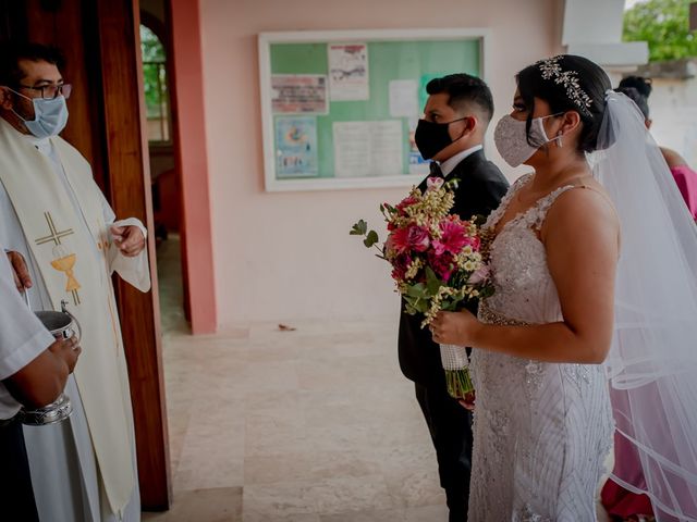 La boda de Omar y Karla  en Coatzacoalcos, Veracruz 9