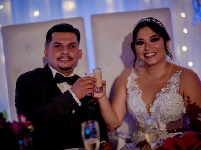 La boda de Omar y Karla  en Coatzacoalcos, Veracruz 13