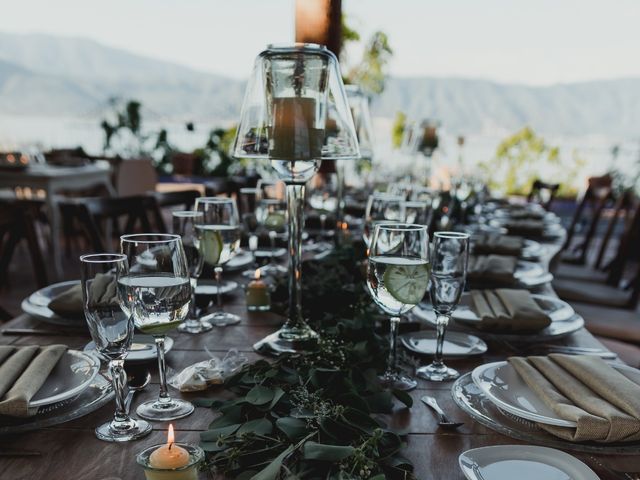 La boda de Ernesto y Gabriela en Chapala, Jalisco 104