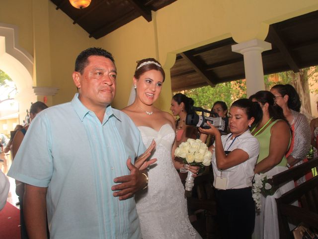 La boda de Mary y Carlos en Bahía de Banderas, Nayarit 21