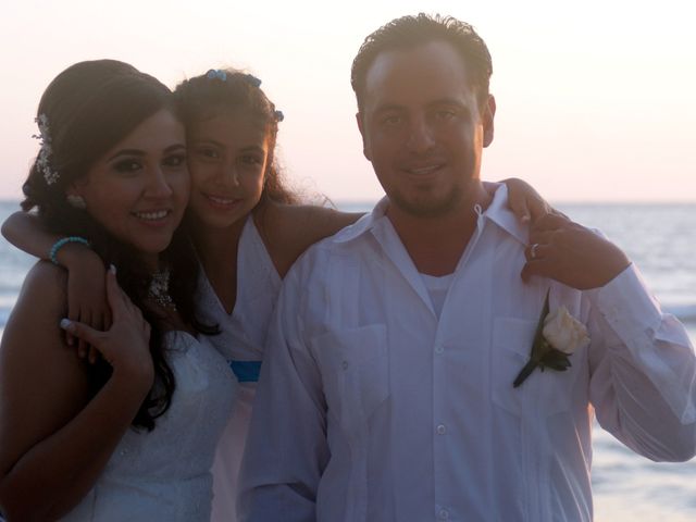 La boda de Claudia y Roberto en Mazatlán, Sinaloa 19