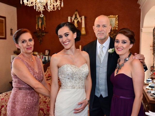 La boda de Mariano y Adriana en Morelia, Michoacán 16